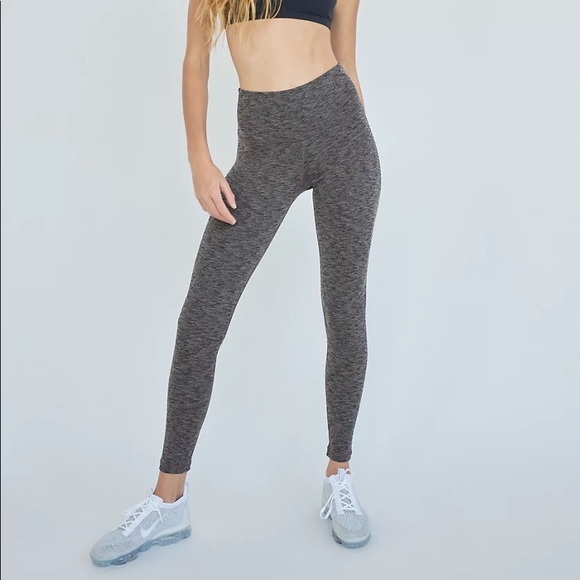 TnaLIFE- Atmosphere HI-RISE 7/8 LEGGING - Picture 3 of 8